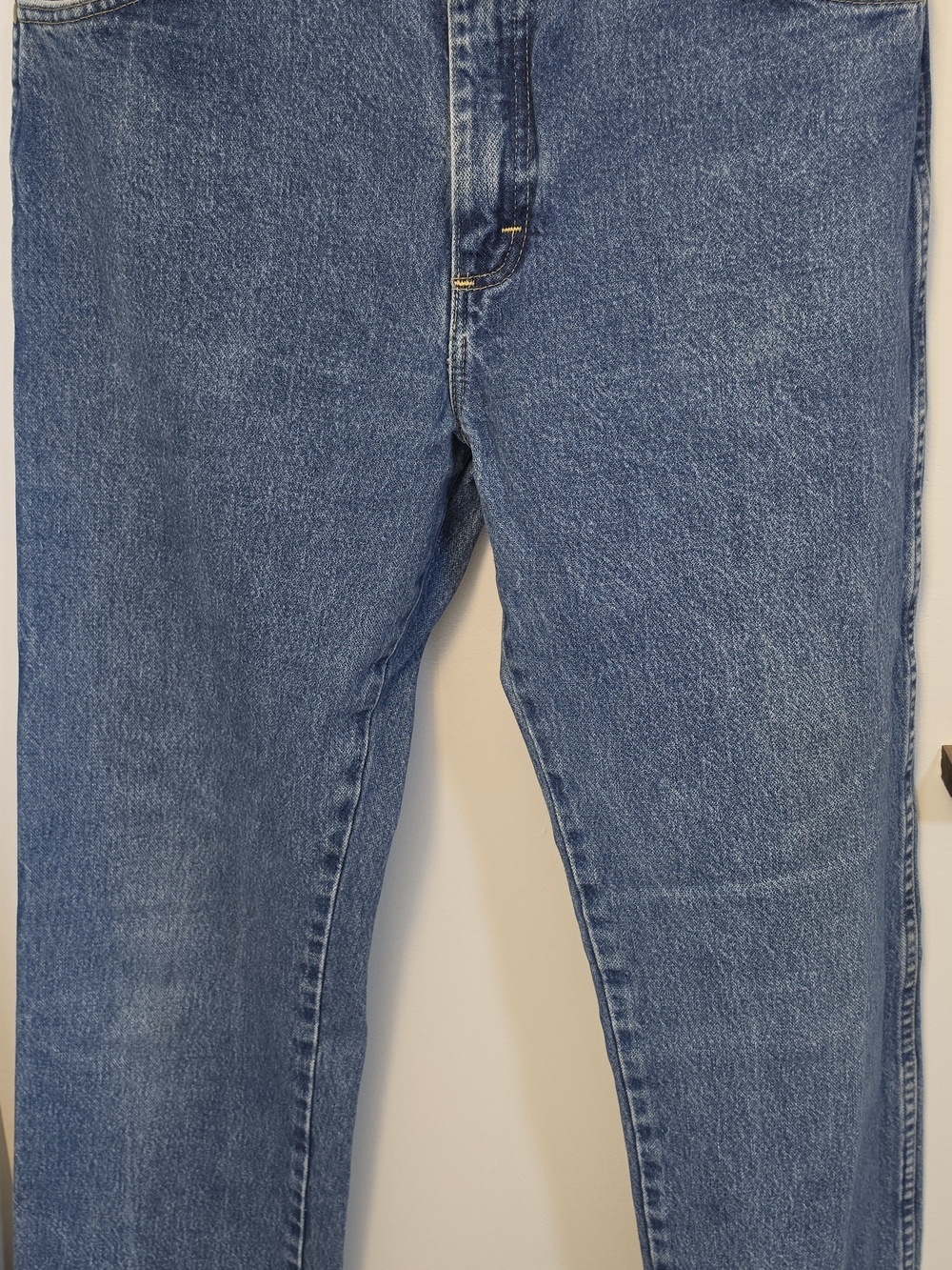 Wrangler Men's Straight-Leg Denim Jeans in Medium Blue George Straight Coll.